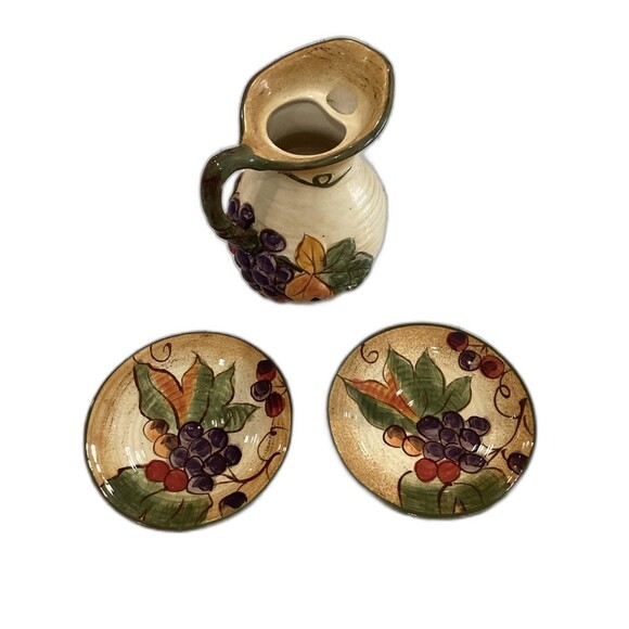 Vintage Certified International Tuscany Pamela Gladding Pitcher and 2 Saucers. - Picture 1 of 8